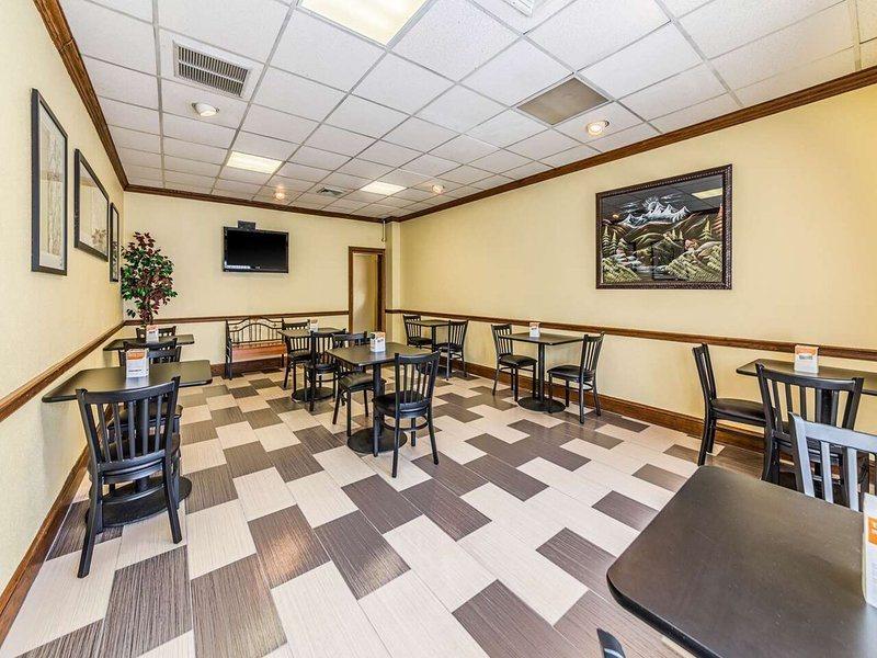 Knights Inn מונטגומריוויל מראה חיצוני תמונה