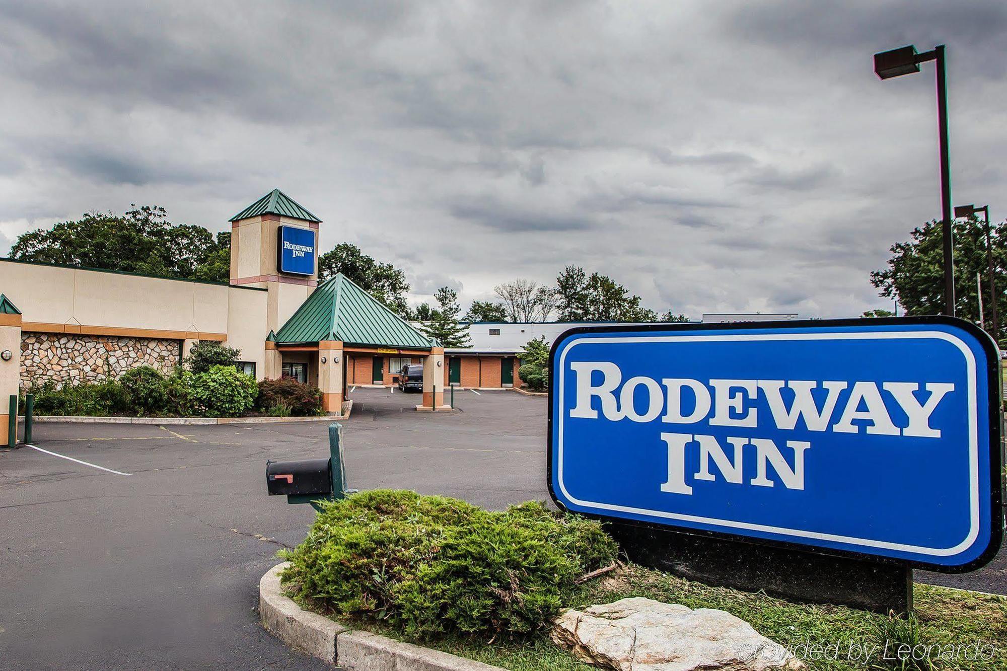 Rodeway Inn Conference Center מונטגומריוויל מראה חיצוני תמונה