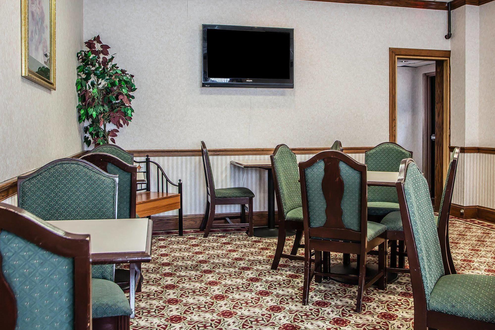 Knights Inn מונטגומריוויל מראה חיצוני תמונה